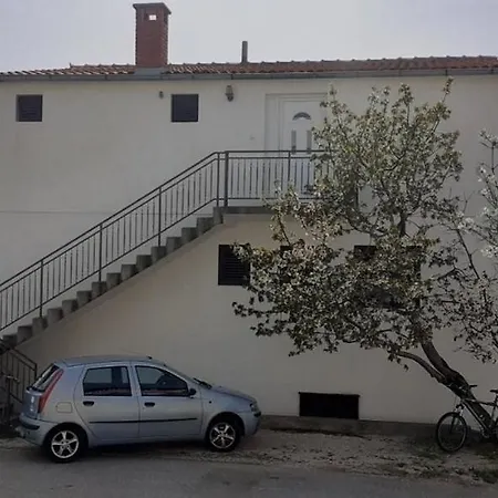 Appartamento With Parking Space - 27869 *