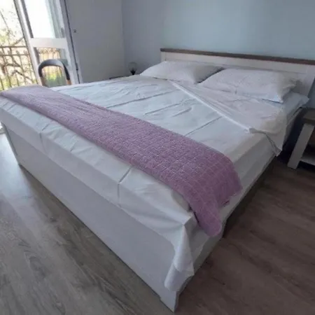 Apartment With Parking Space - 27869